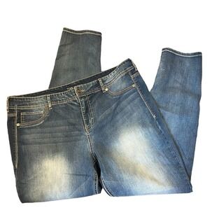 Maurices Jeans Women Size 20 Reg Embroidered Pockets Casual Distressed High Rise